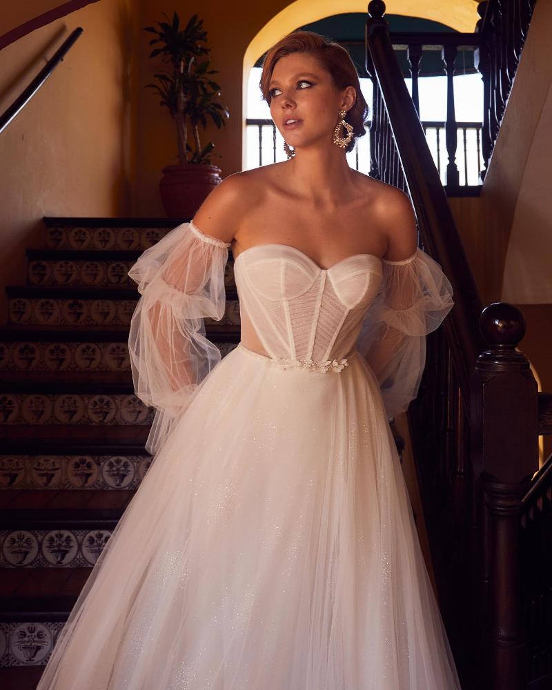 La23104 a line tulle wedding dress with detachable sleeves and sweetheart neckline3